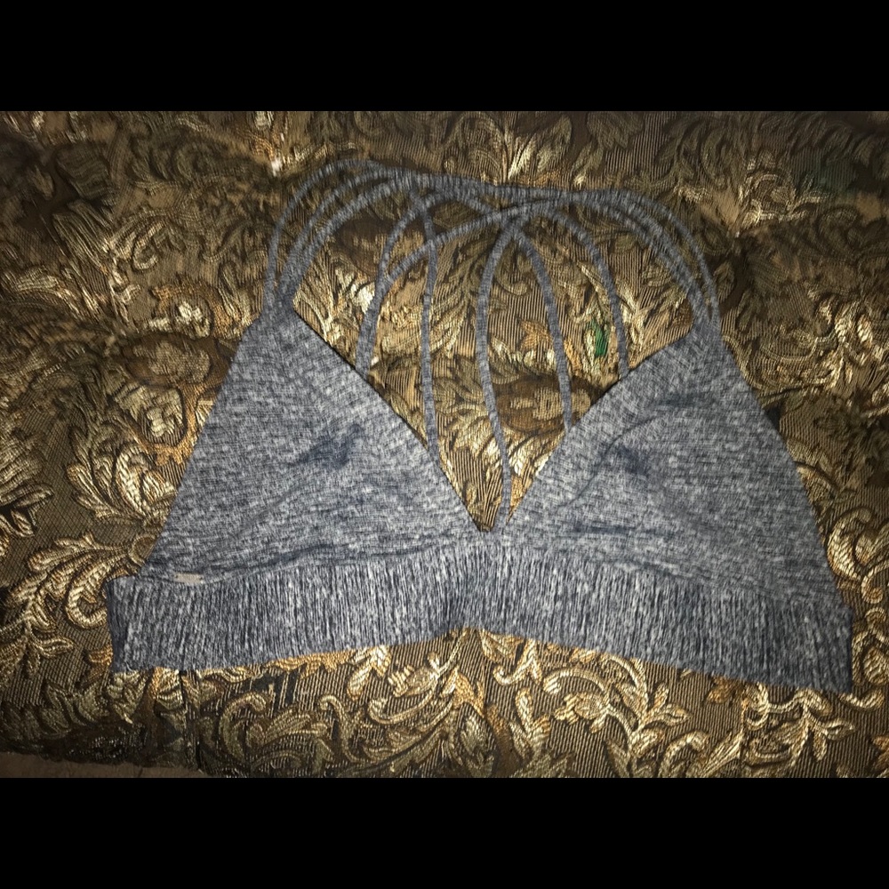 VS strappy yoga bra